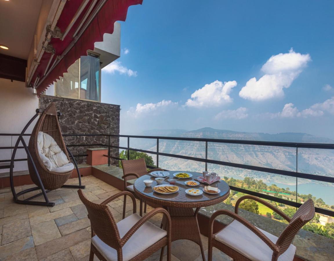 Saffronstays Aurelia, Panchgani - Balinese Villa With Breathtaking Valley Views ภายนอก รูปภาพ