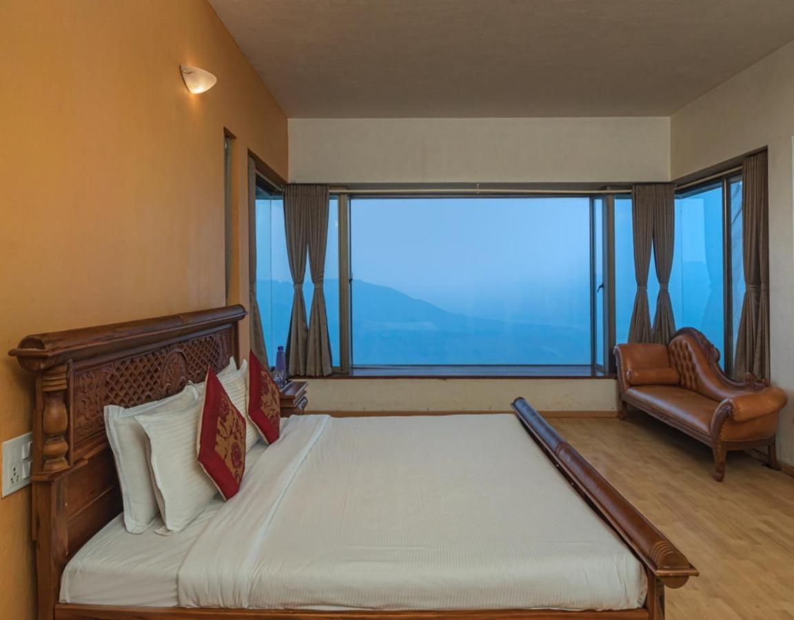 Saffronstays Aurelia, Panchgani - Balinese Villa With Breathtaking Valley Views ภายนอก รูปภาพ