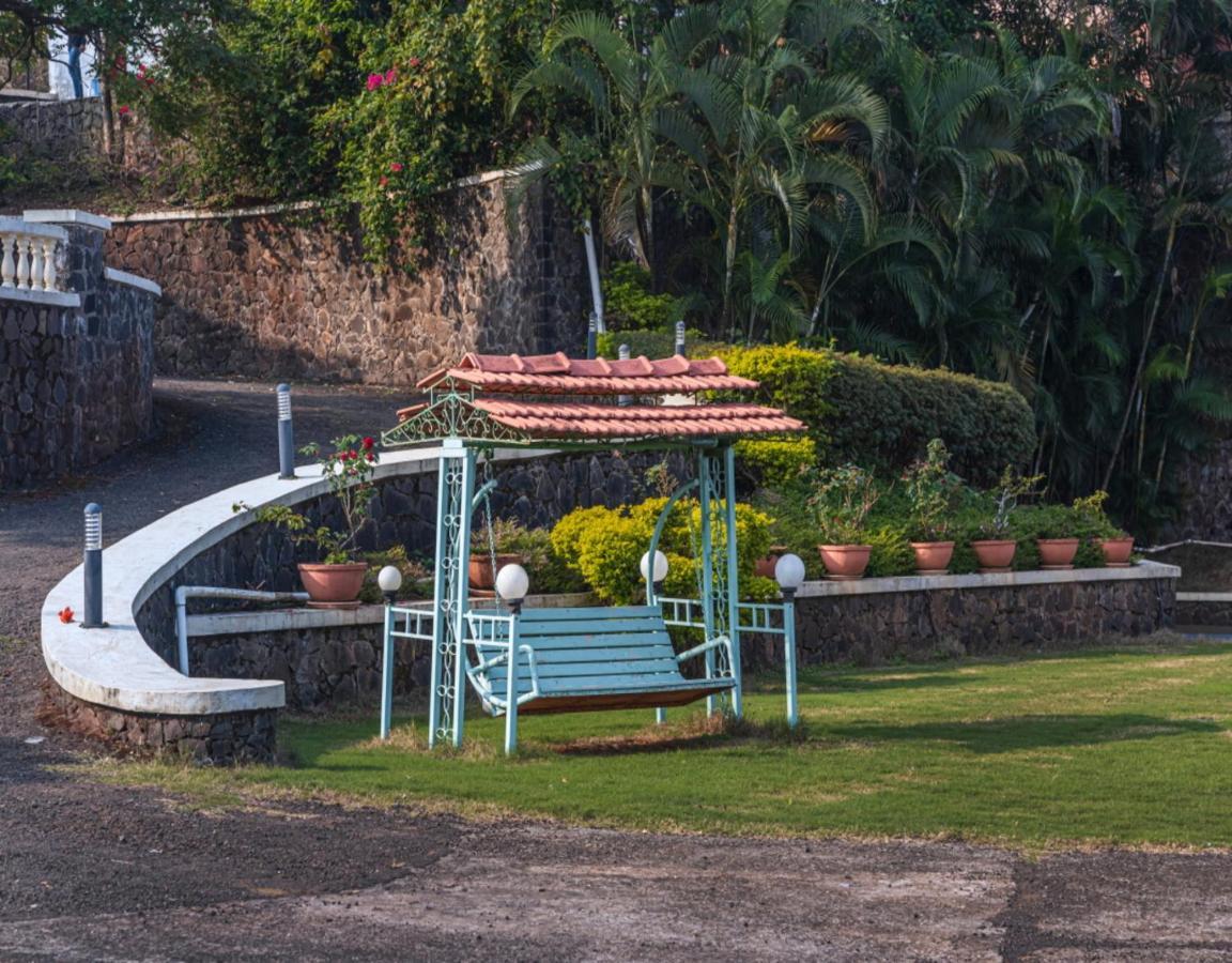 Saffronstays Aurelia, Panchgani - Balinese Villa With Breathtaking Valley Views ภายนอก รูปภาพ