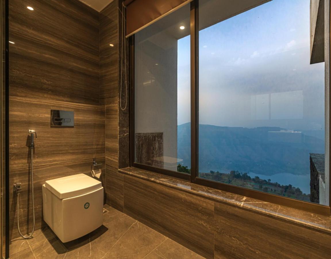 Saffronstays Aurelia, Panchgani - Balinese Villa With Breathtaking Valley Views ภายนอก รูปภาพ
