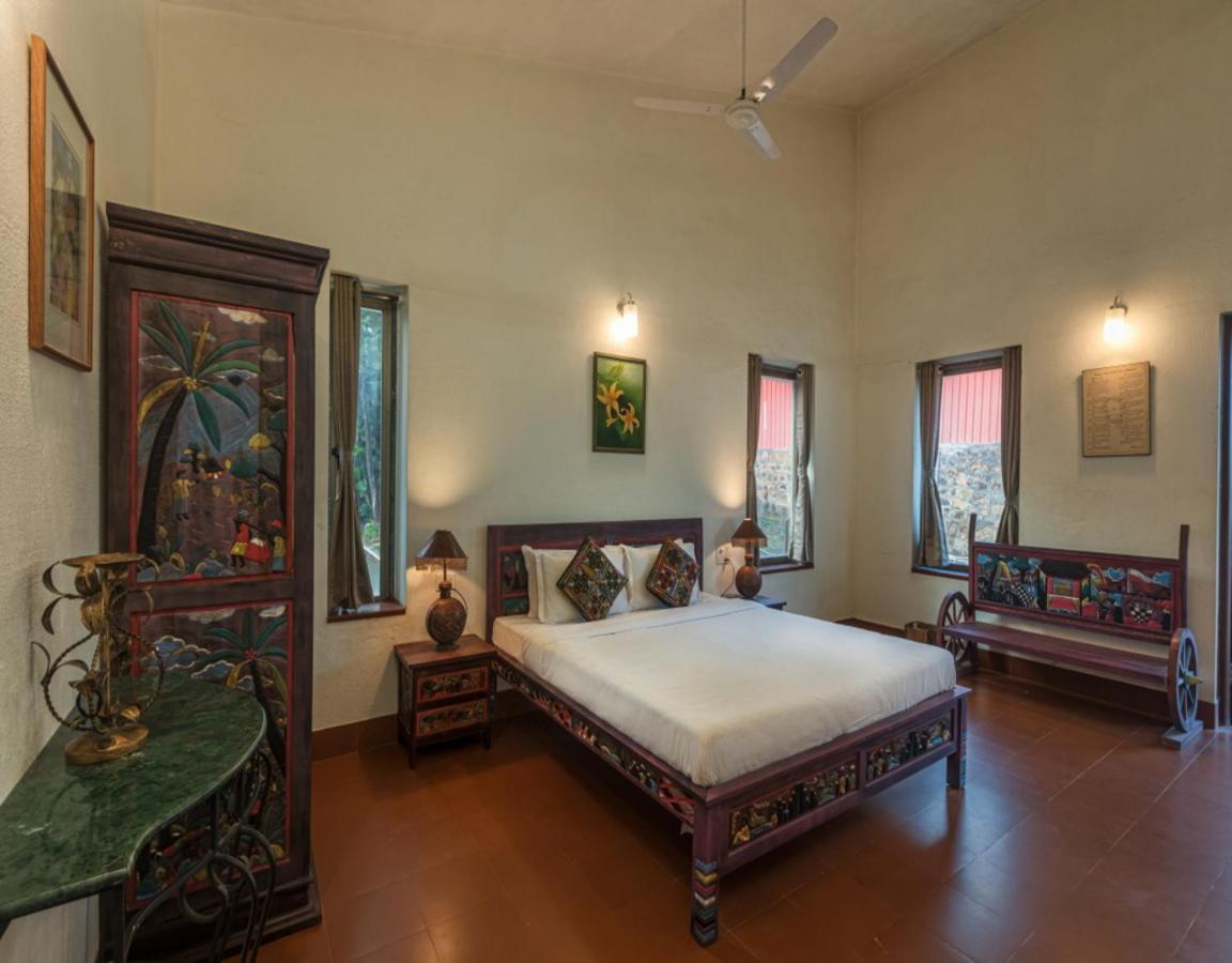 Saffronstays Aurelia, Panchgani - Balinese Villa With Breathtaking Valley Views ภายนอก รูปภาพ